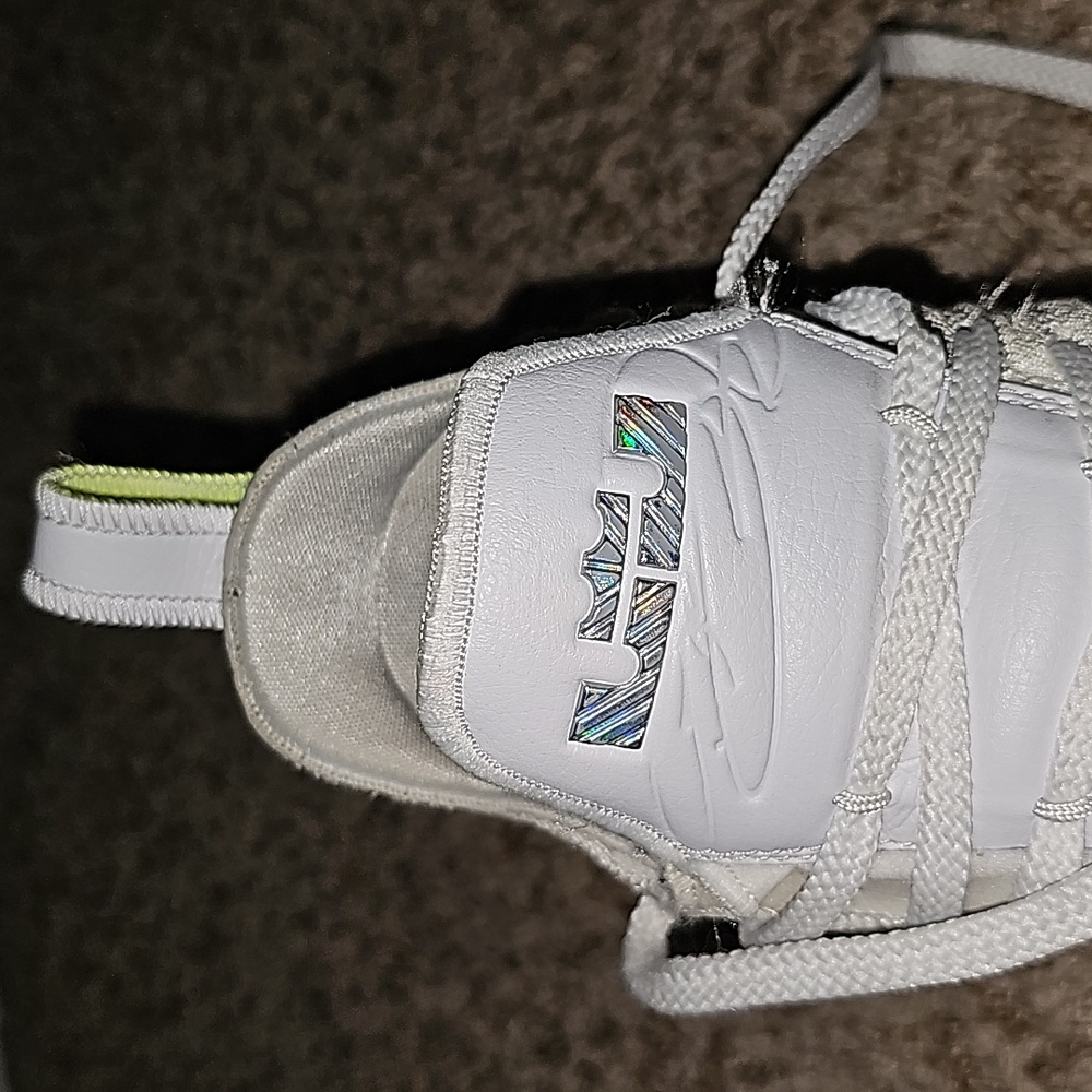 NIKELeBron 16 Buzz Lightyear Athletic Sneakers - Picture 9 of 9